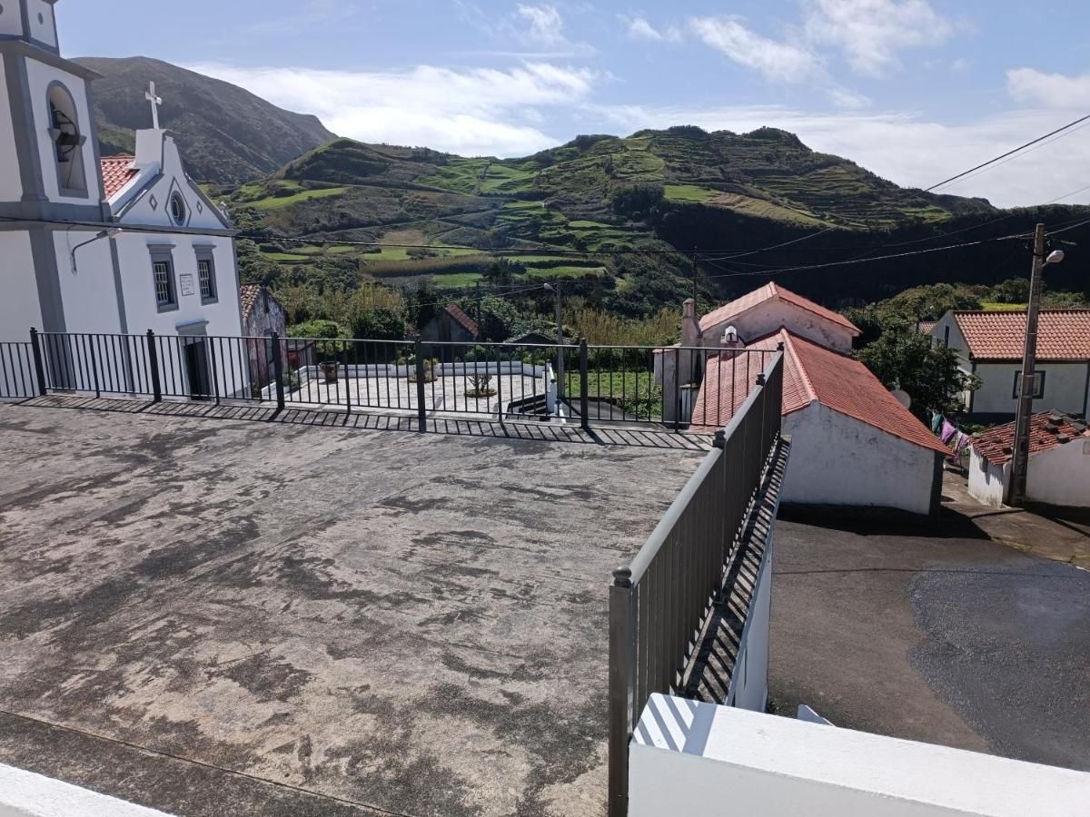 Alojamento Local M&I Lajes das Flores Екстериор снимка
