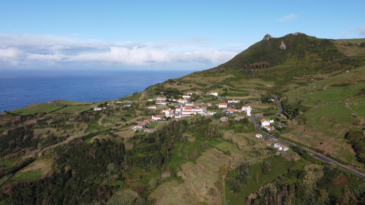 Alojamento Local M&I Lajes das Flores Екстериор снимка