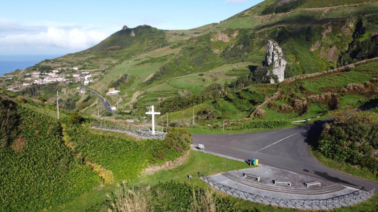 Alojamento Local M&I Lajes das Flores Екстериор снимка