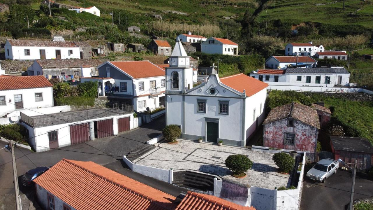 Alojamento Local M&I Lajes das Flores Екстериор снимка