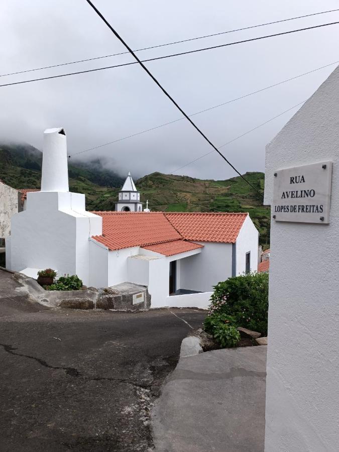 Alojamento Local M&I Lajes das Flores Екстериор снимка